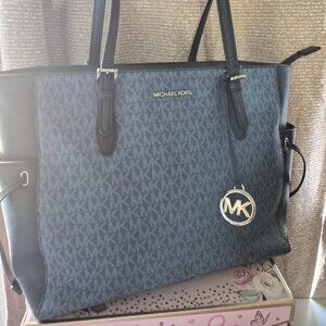 Michael kors tote